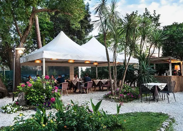 Club I Pini - Residenza D'epoca In Versilia Hotel 3*