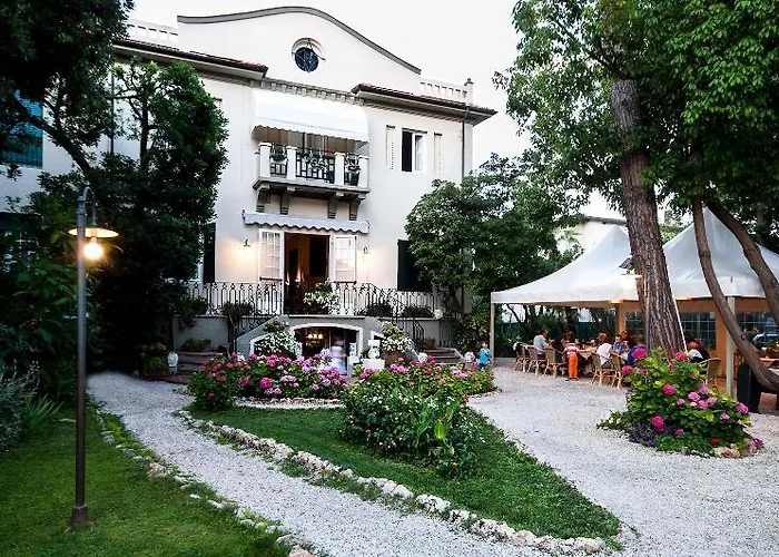 Club I Pini - Residenza D'epoca In Versilia Hotel Lido di Camaiore