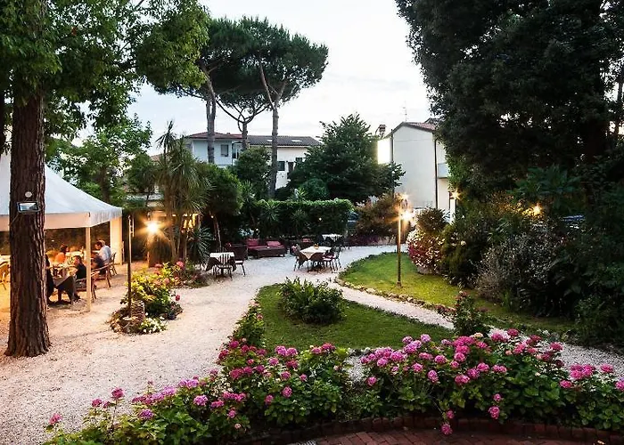 Club I Pini - Residenza D'epoca In Versilia Hotel